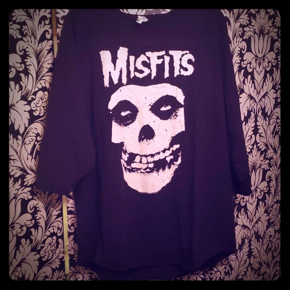 Misfits 3/4 sleeve shirt plus size 2X